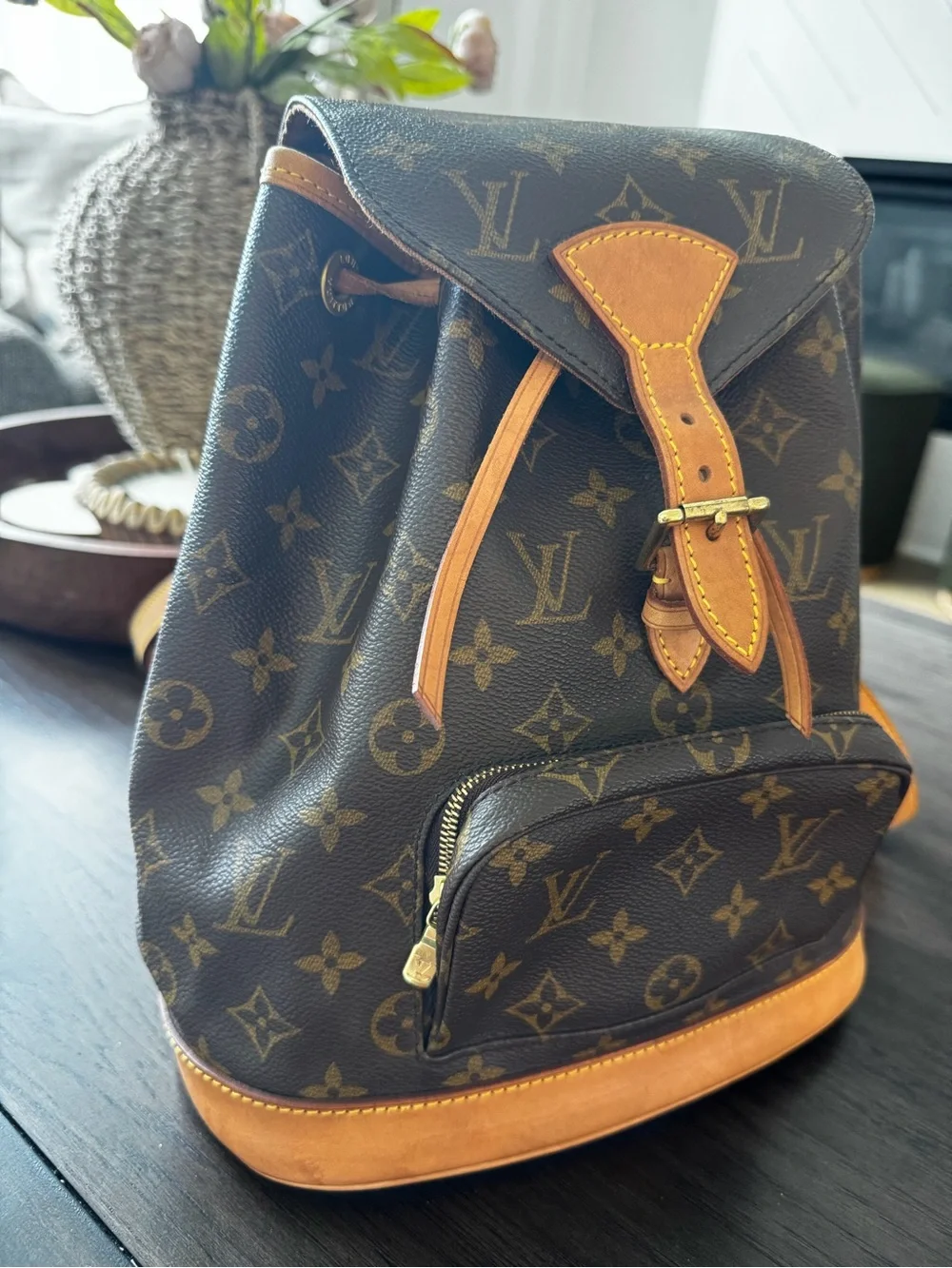 Louis Vuitton iconic lv
